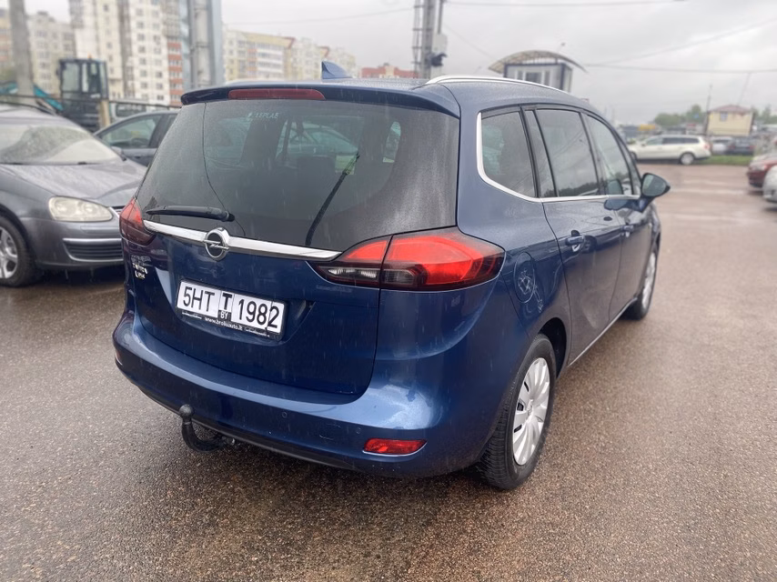 Opel Zafira фото 6
