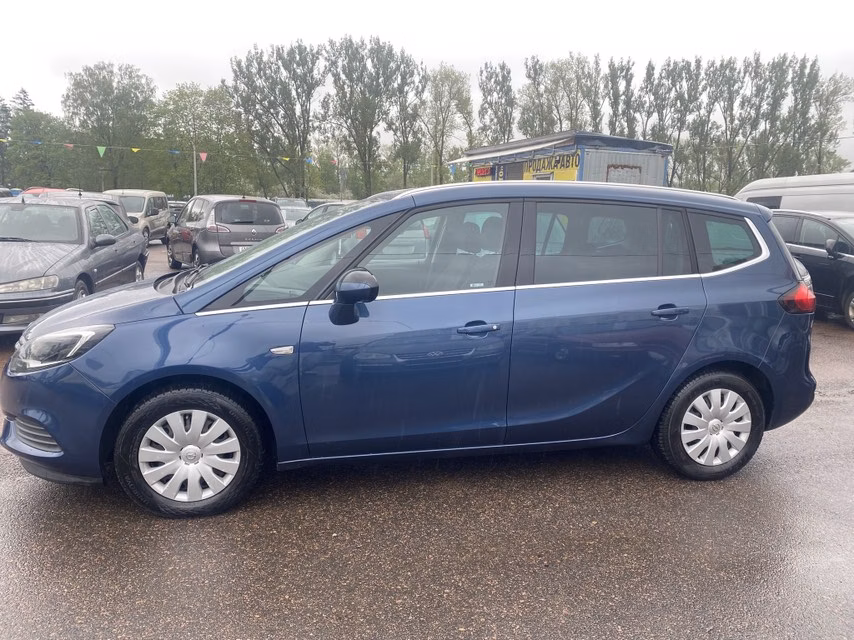 Opel Zafira фото 7