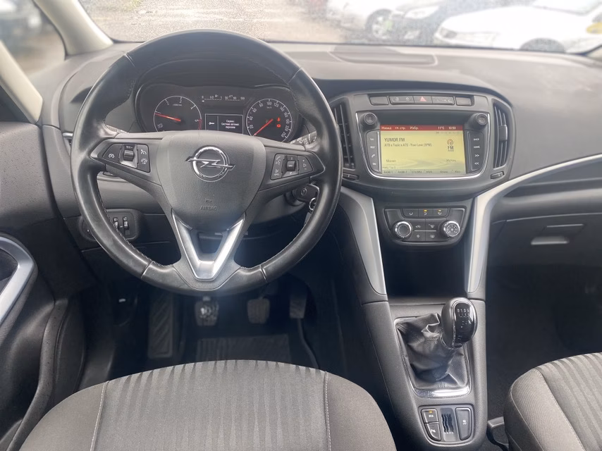 Opel Zafira фото 8