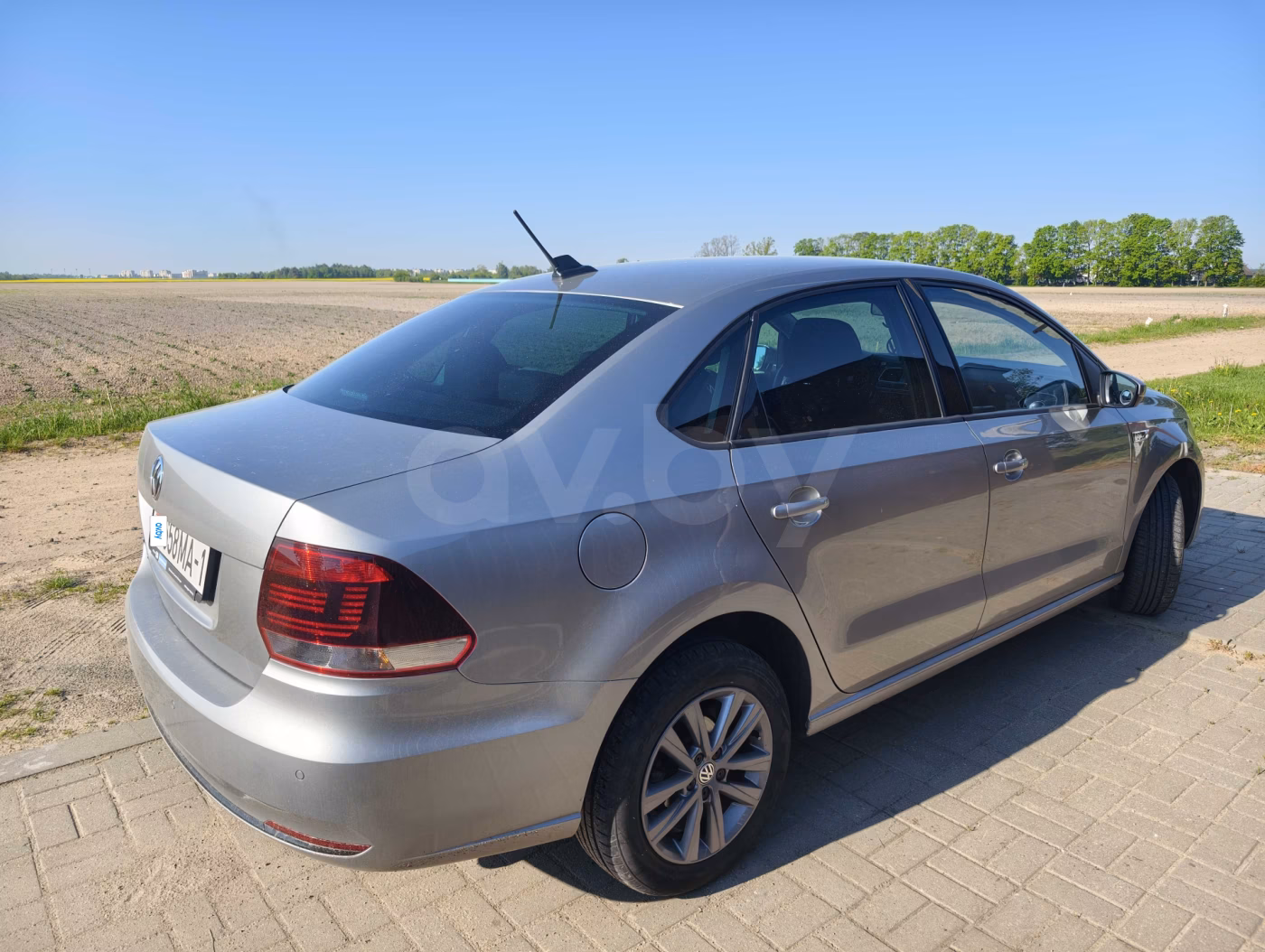 Volkswagen Polo Sedan фото 3