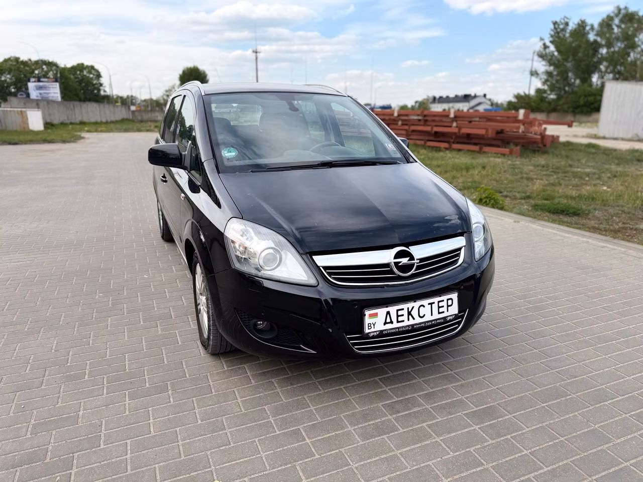 Opel Zafira фото 2