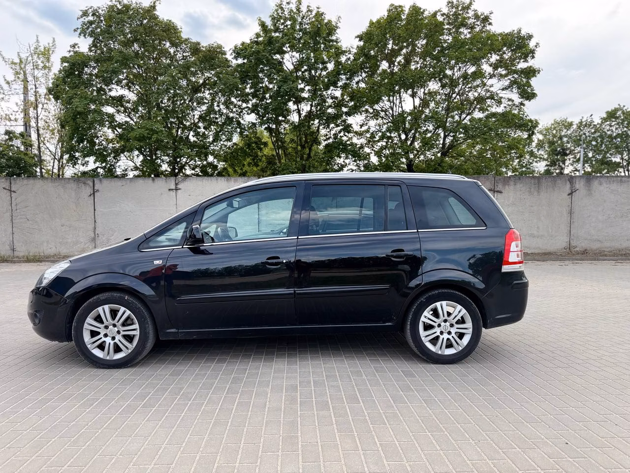 Opel Zafira фото 5