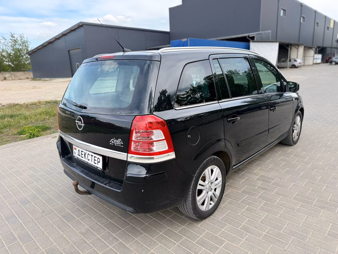 Opel Zafira фото 9