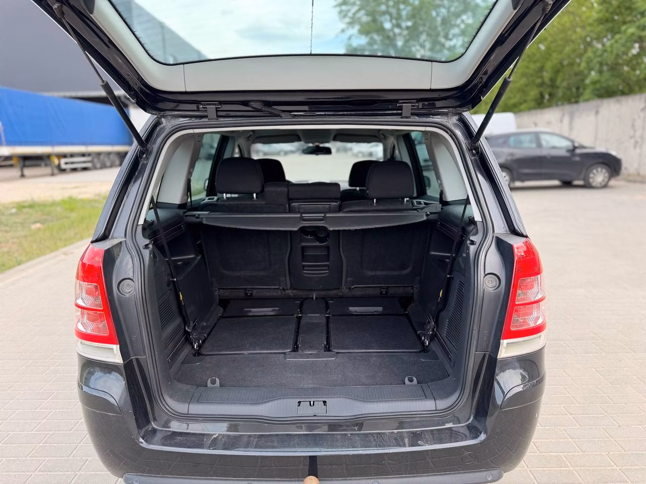 Opel Zafira фото 10