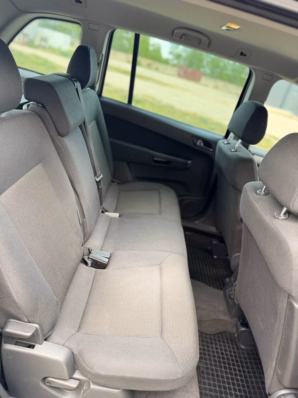 Opel Zafira фото 12