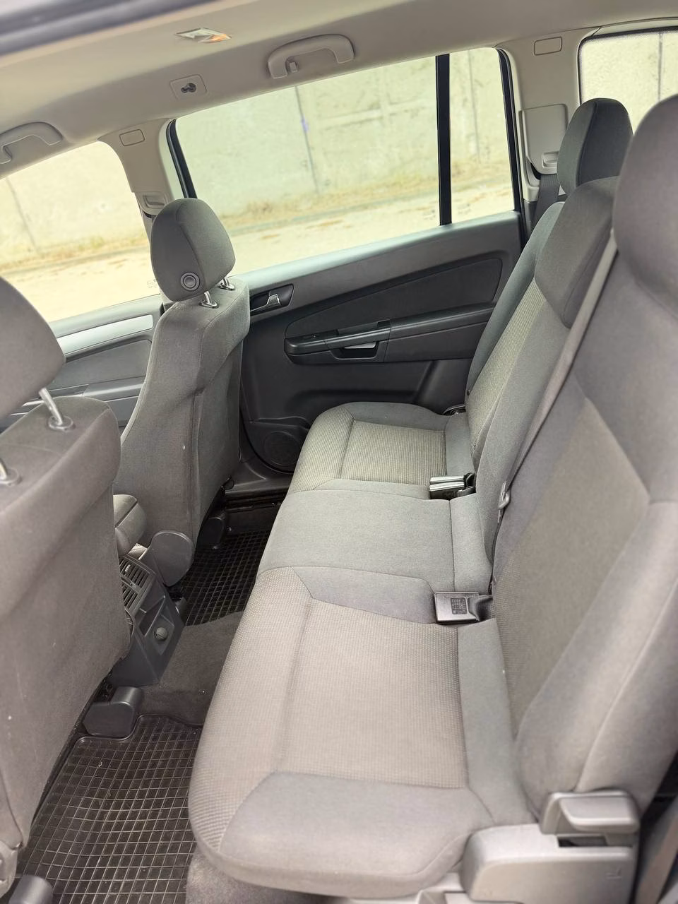 Opel Zafira фото 13