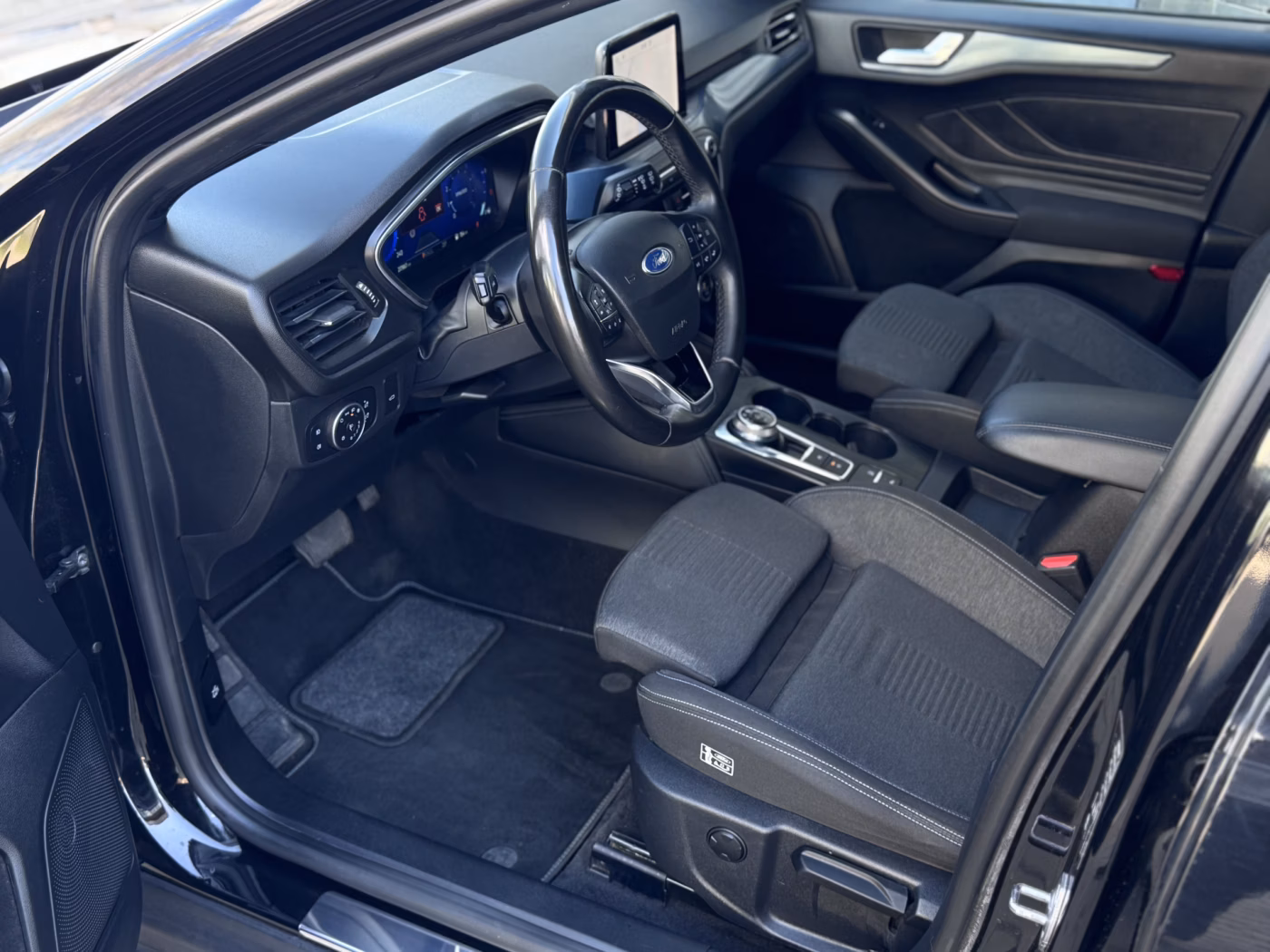 Ford Focus фото 10