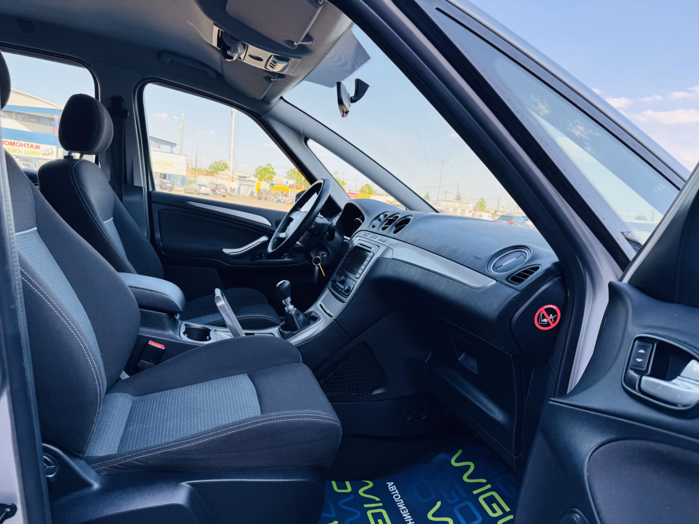 Ford S-MAX фото 8