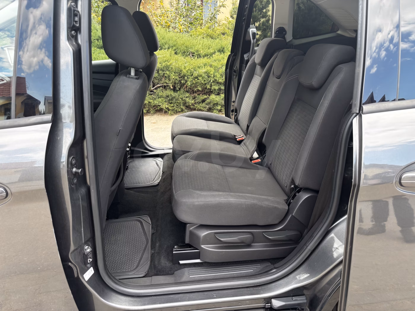 Ford Grand C-Max фото 16