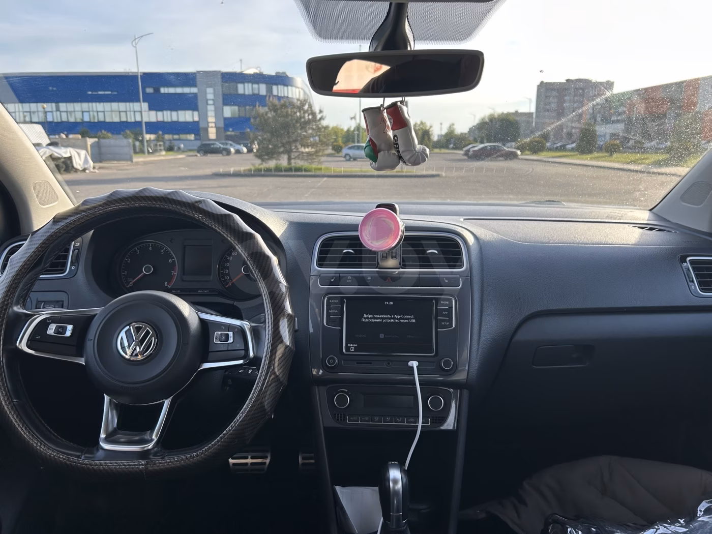 Volkswagen Polo Sedan фото 5