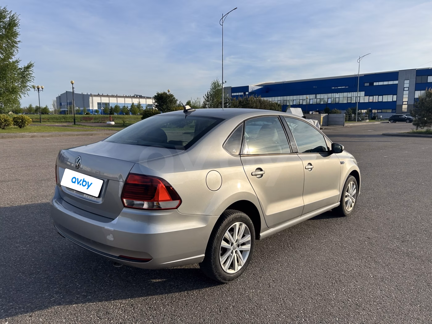 Volkswagen Polo Sedan фото 6