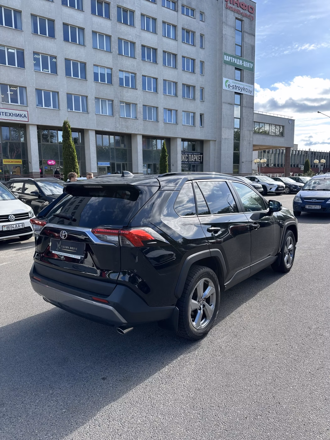 Toyota RAV4 фото 7