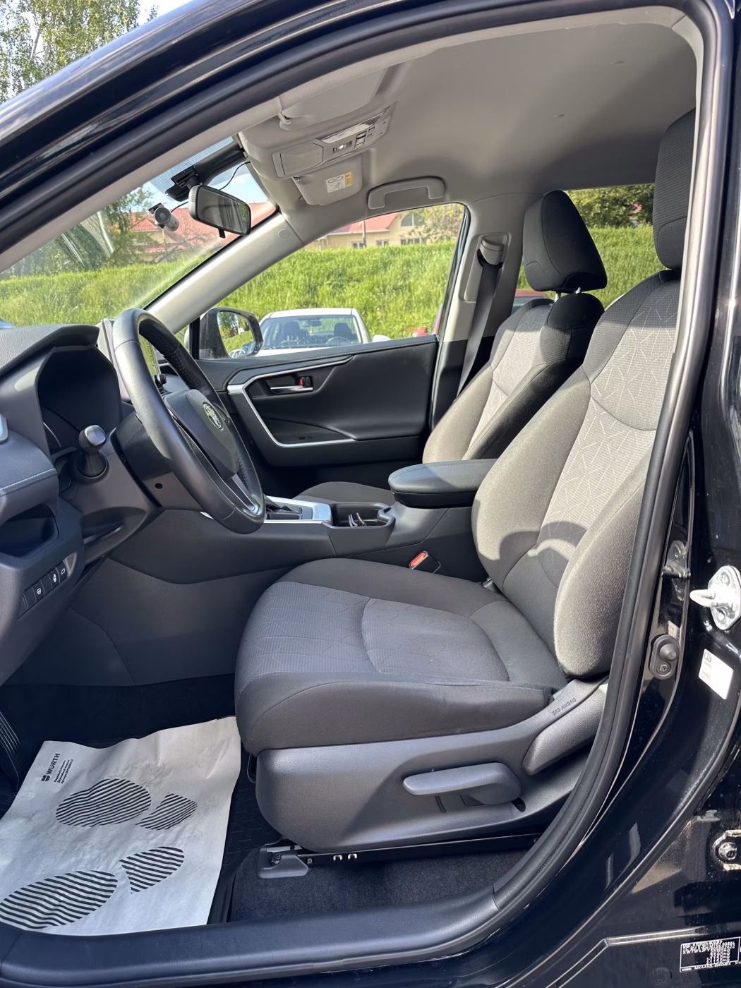 Toyota RAV4 фото 12