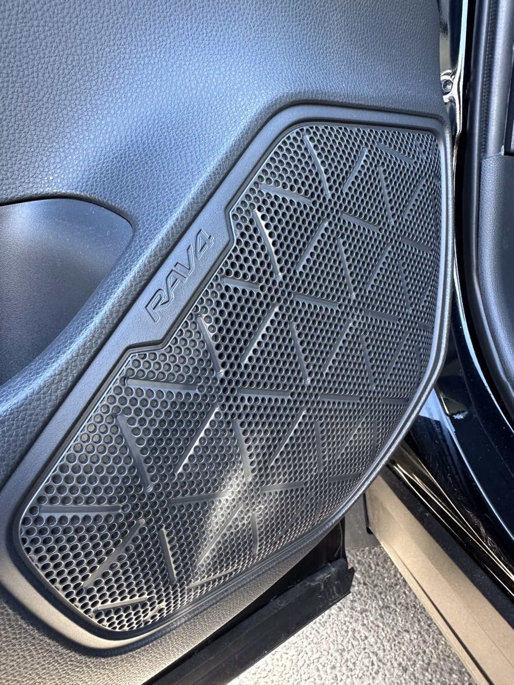 Toyota RAV4 фото 14
