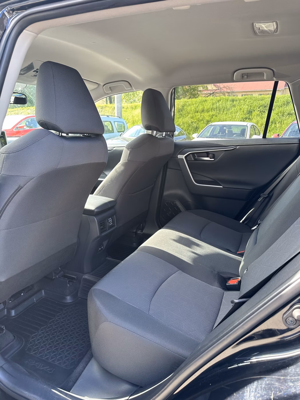 Toyota RAV4 фото 15