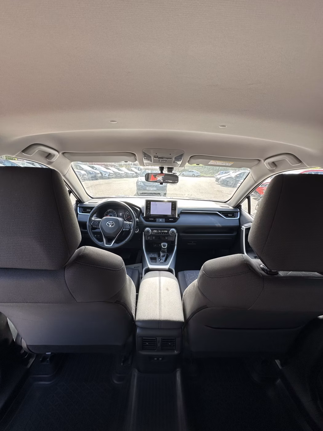 Toyota RAV4 фото 16