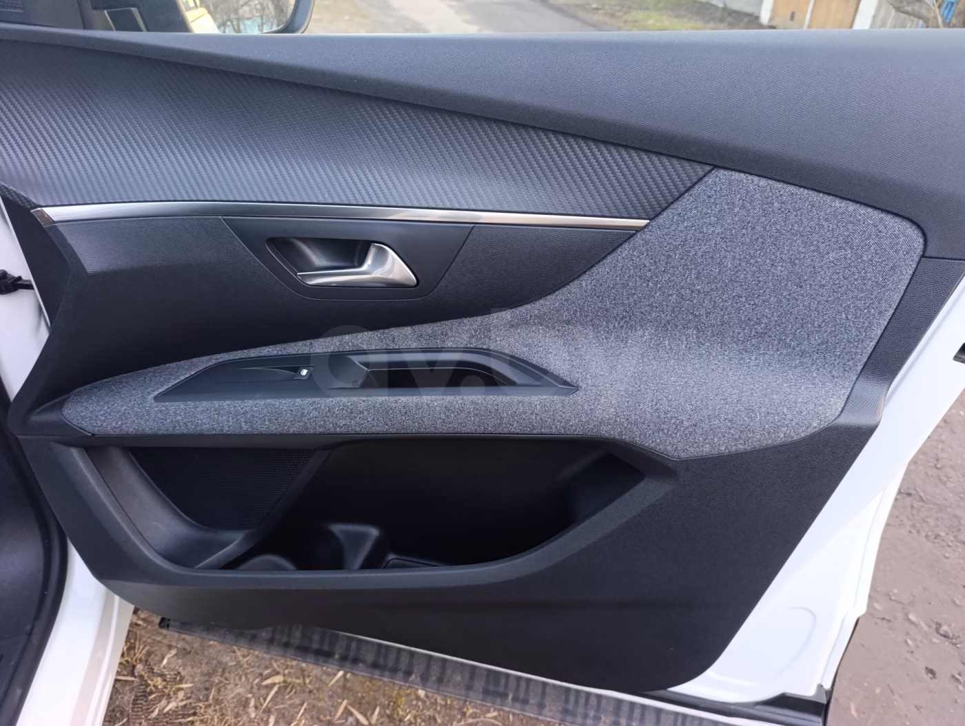 Peugeot 5008 фото 17