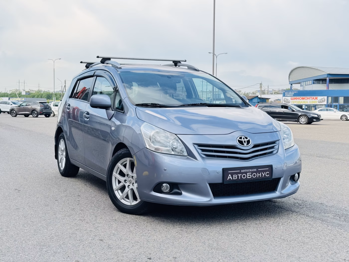 Toyota Verso фото 3