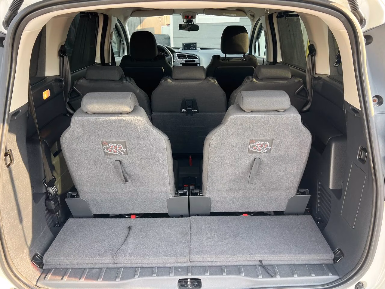 Peugeot 5008 фото 16