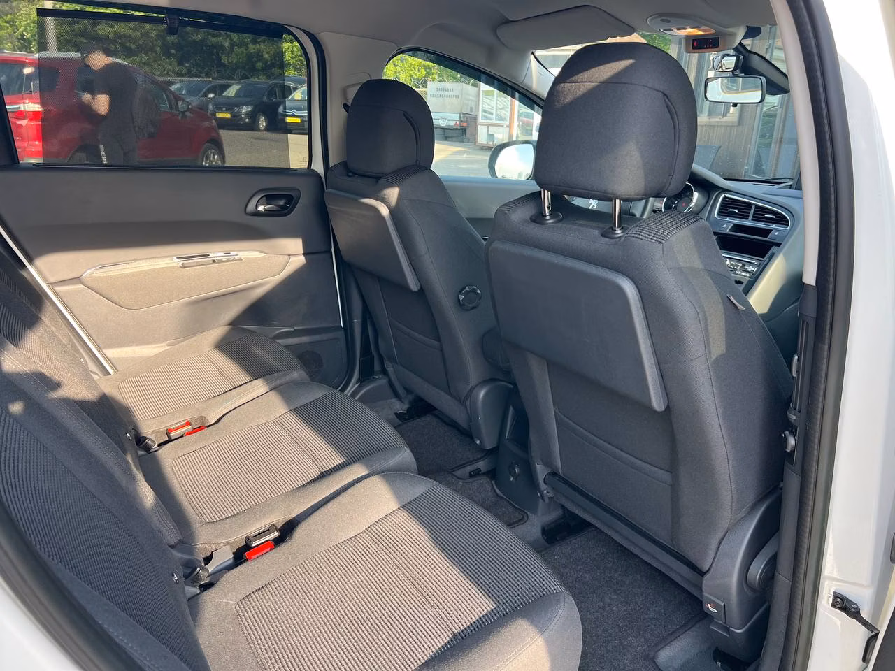 Peugeot 5008 фото 19