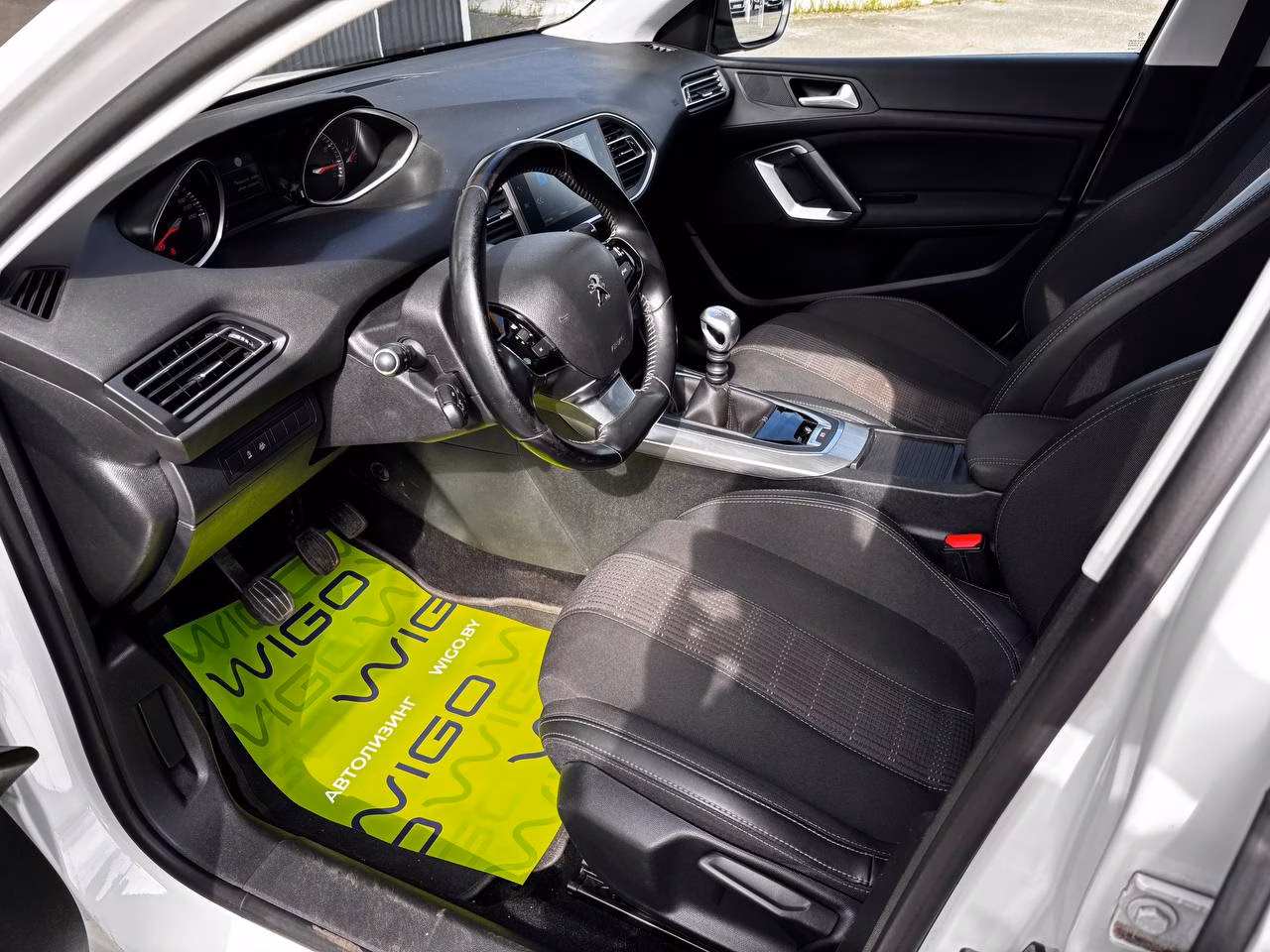 Peugeot 308 фото 7