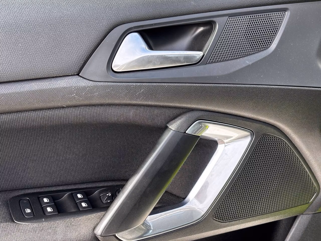 Peugeot 308 фото 8