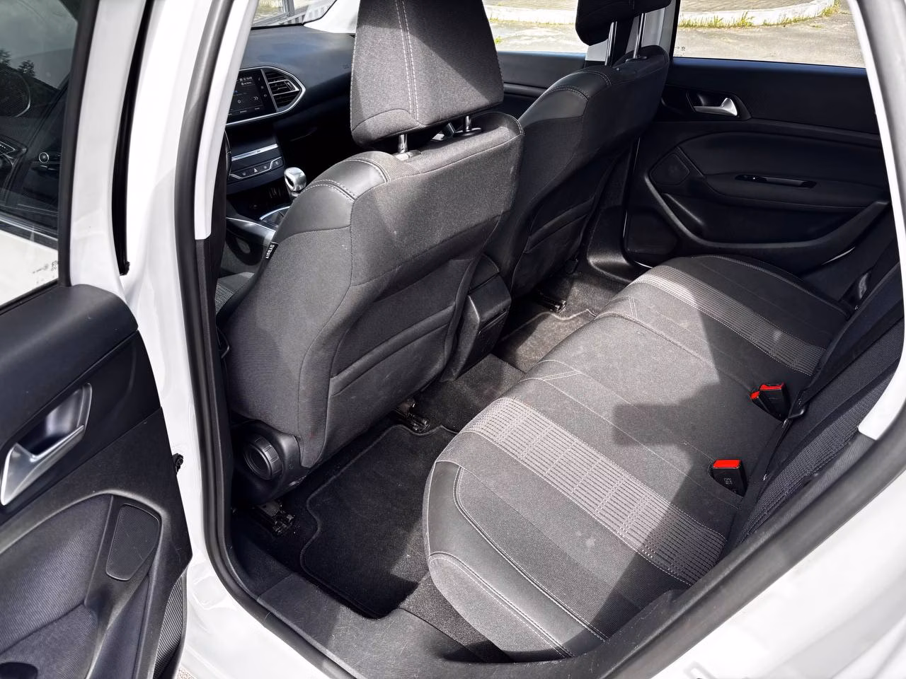 Peugeot 308 фото 12