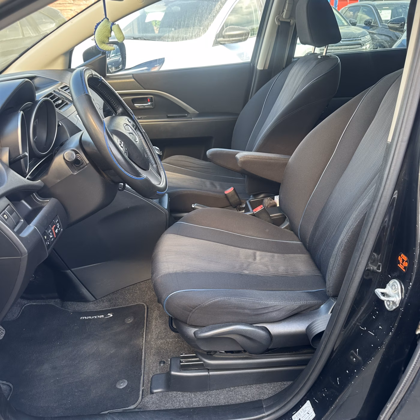Mazda 5 фото 11