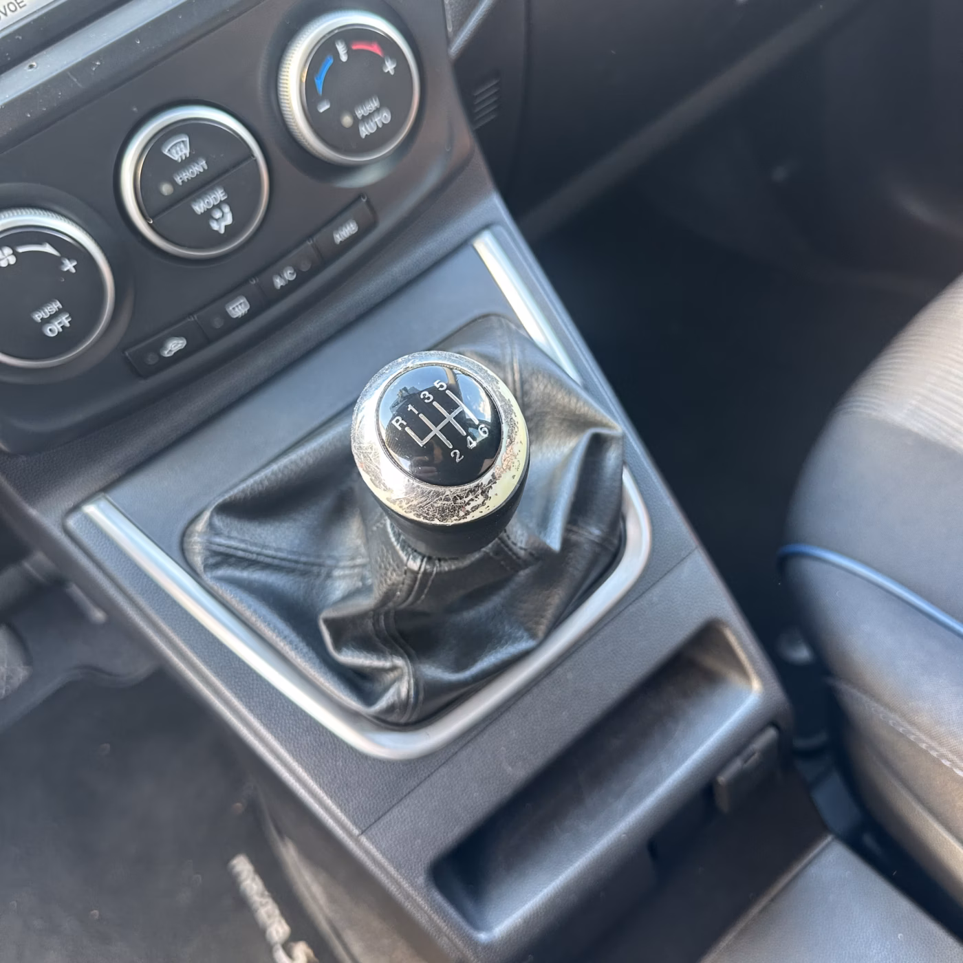 Mazda 5 фото 15