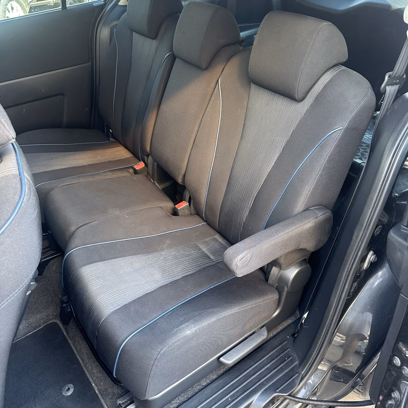 Mazda 5 фото 17
