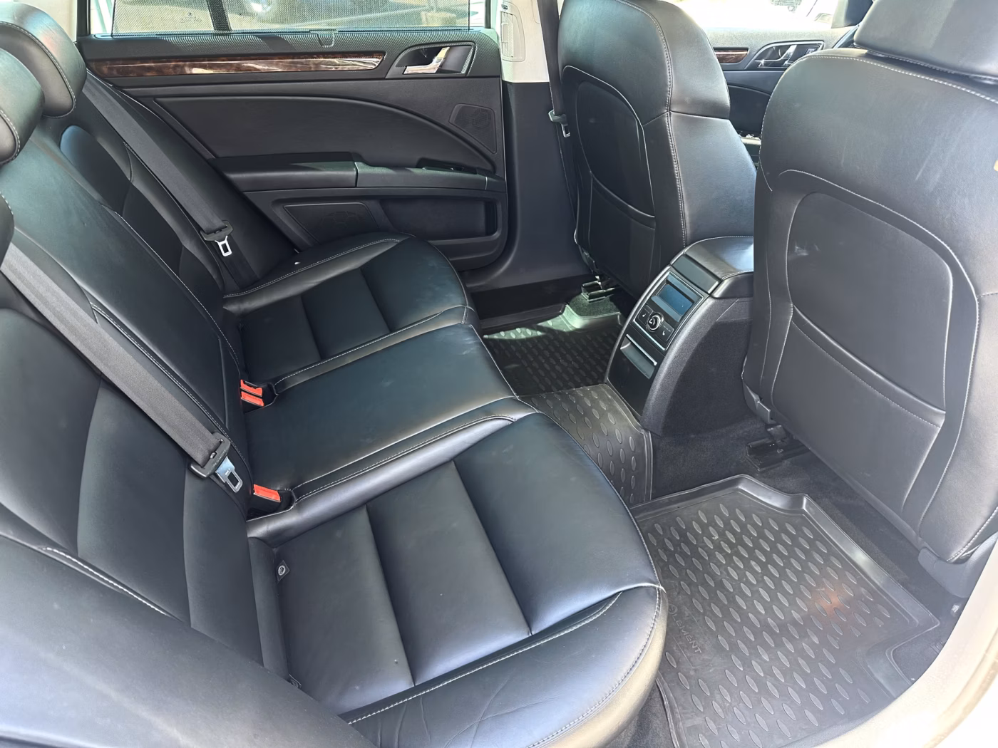 Skoda Superb фото 11