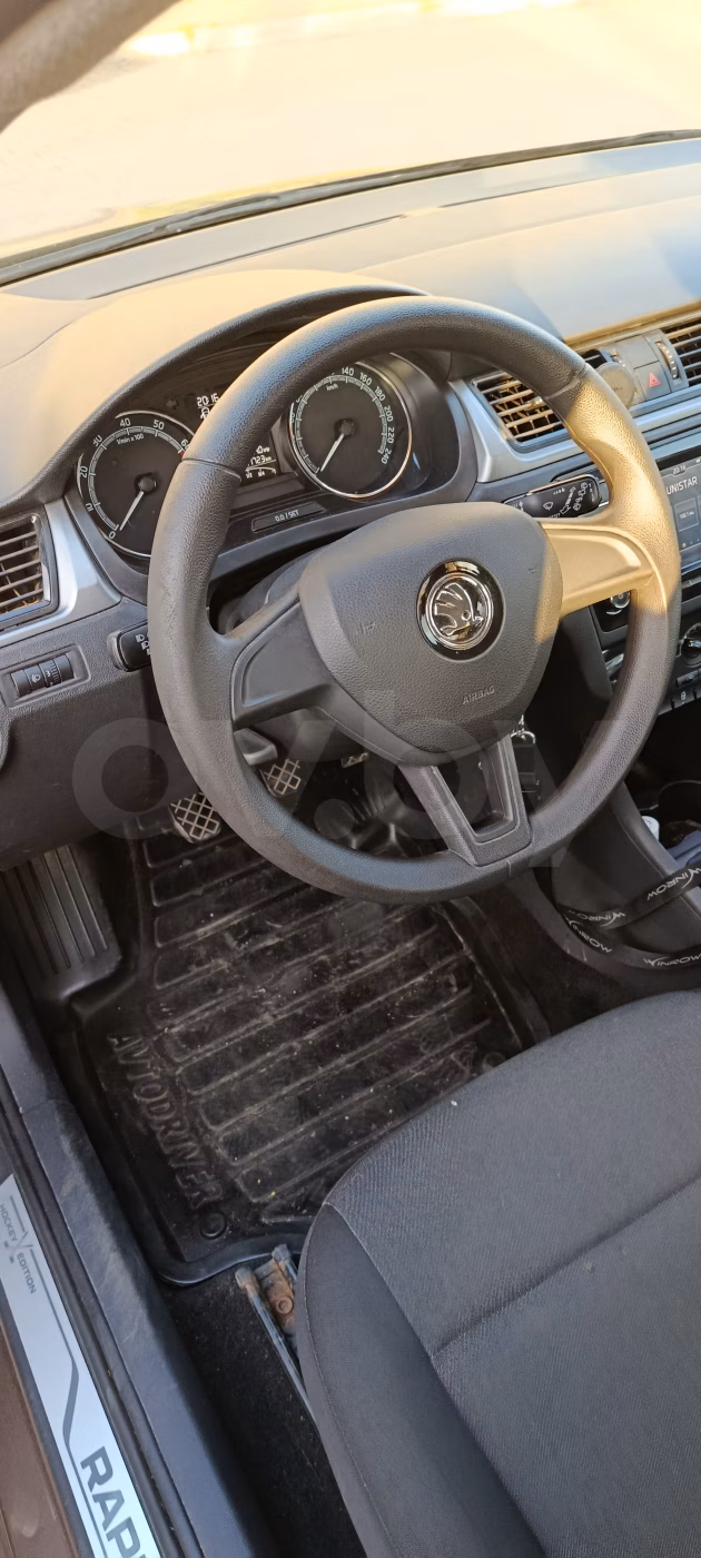 Skoda Rapid фото 3