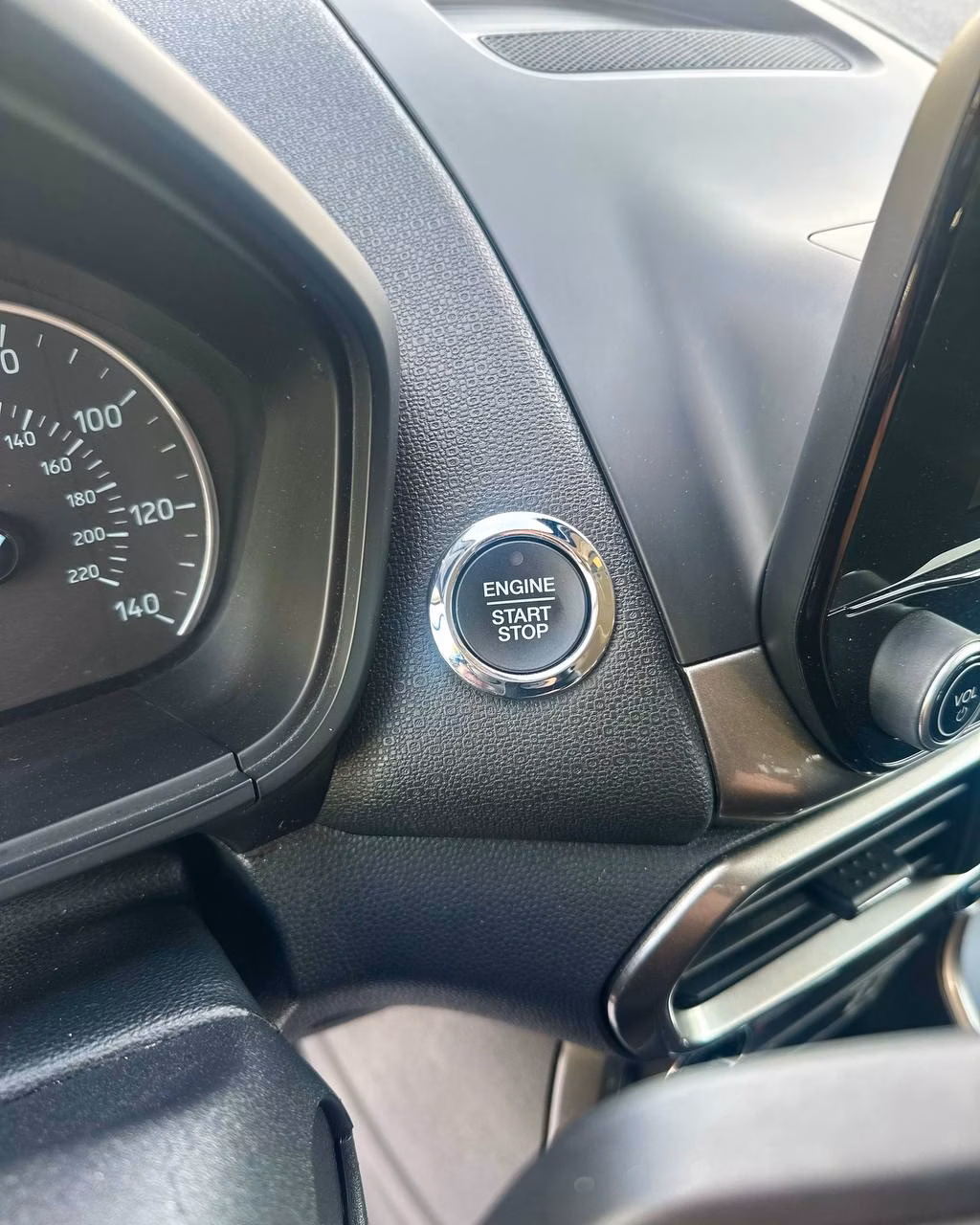 Ford EcoSport фото 16