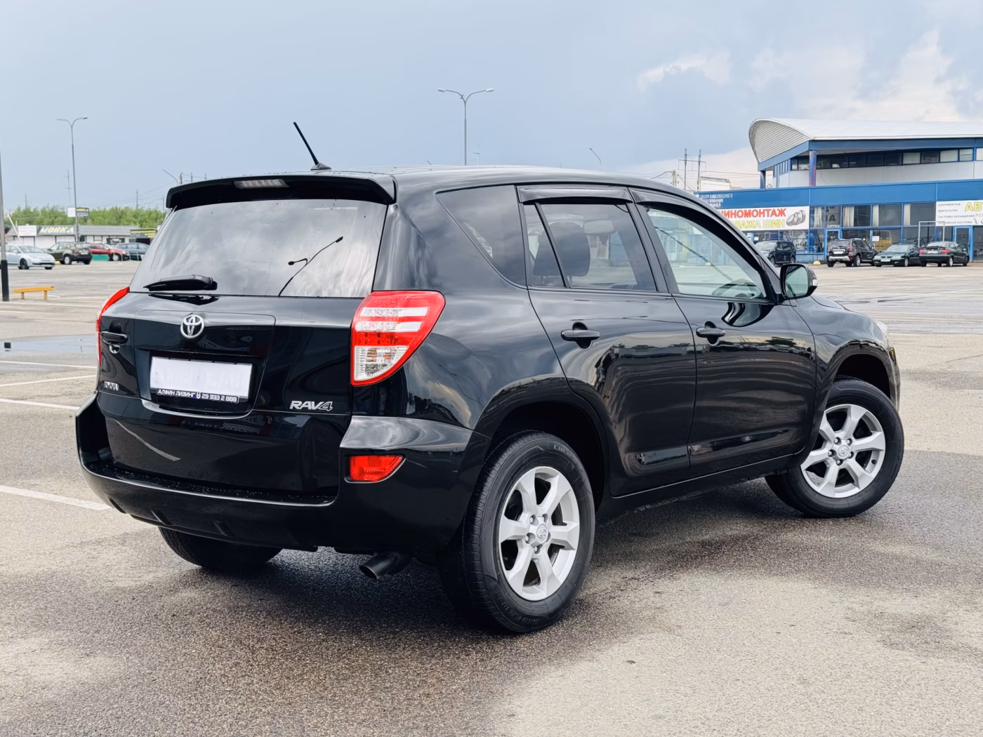 Toyota RAV4 фото 3