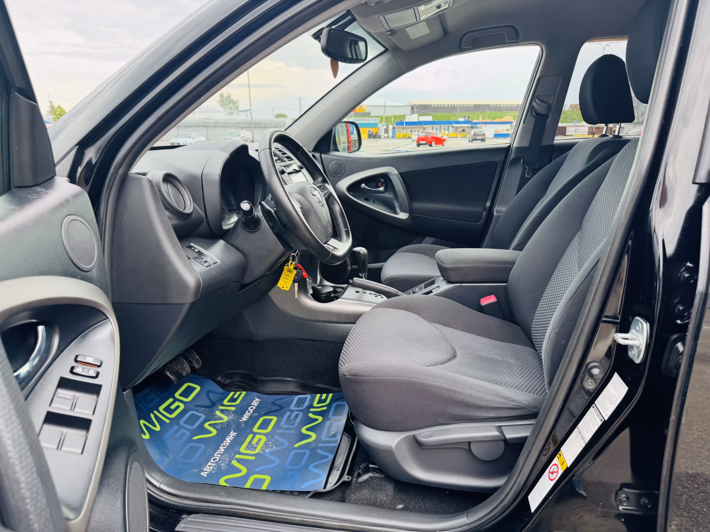 Toyota RAV4 фото 9