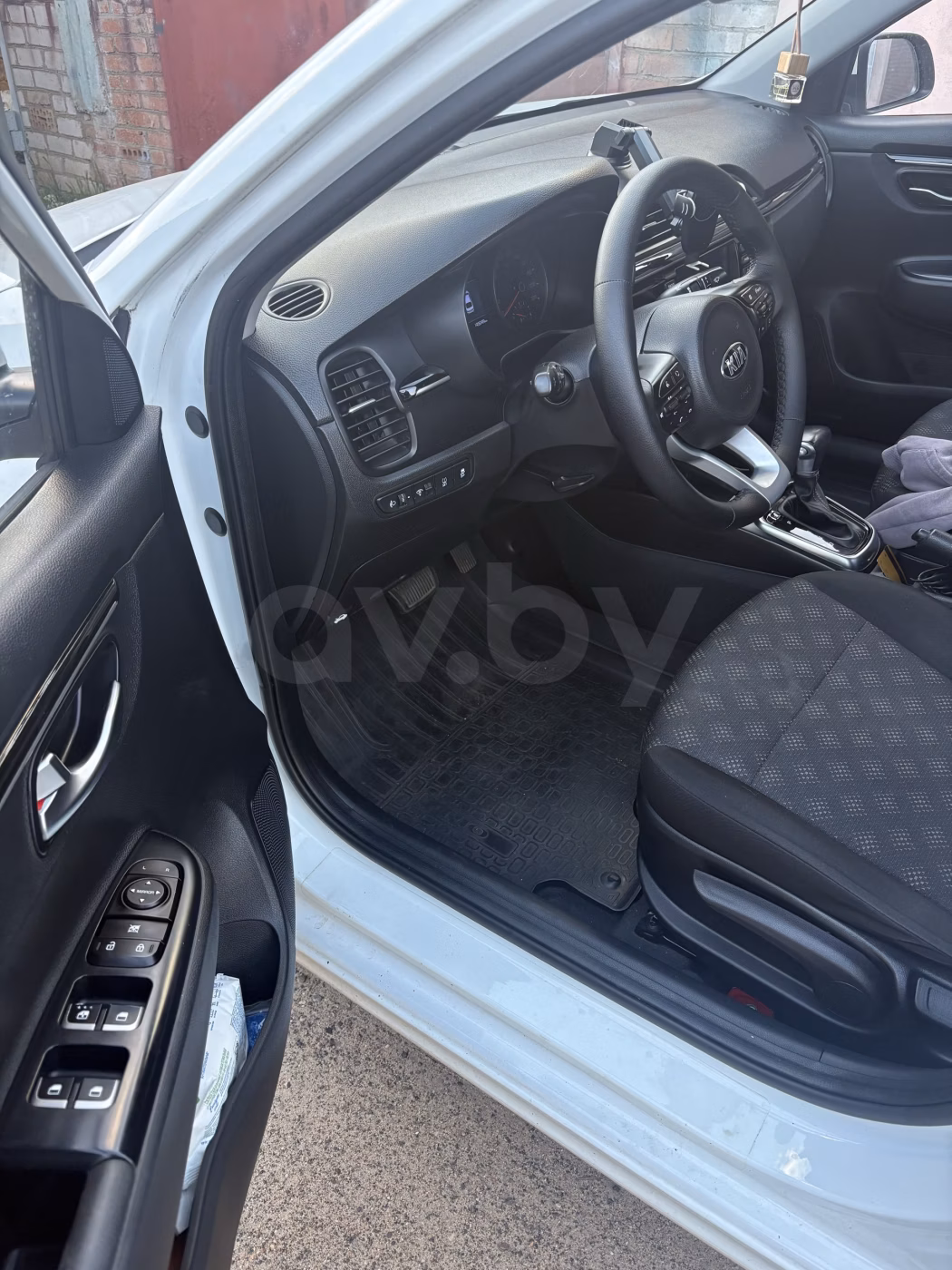Kia Rio фото 7