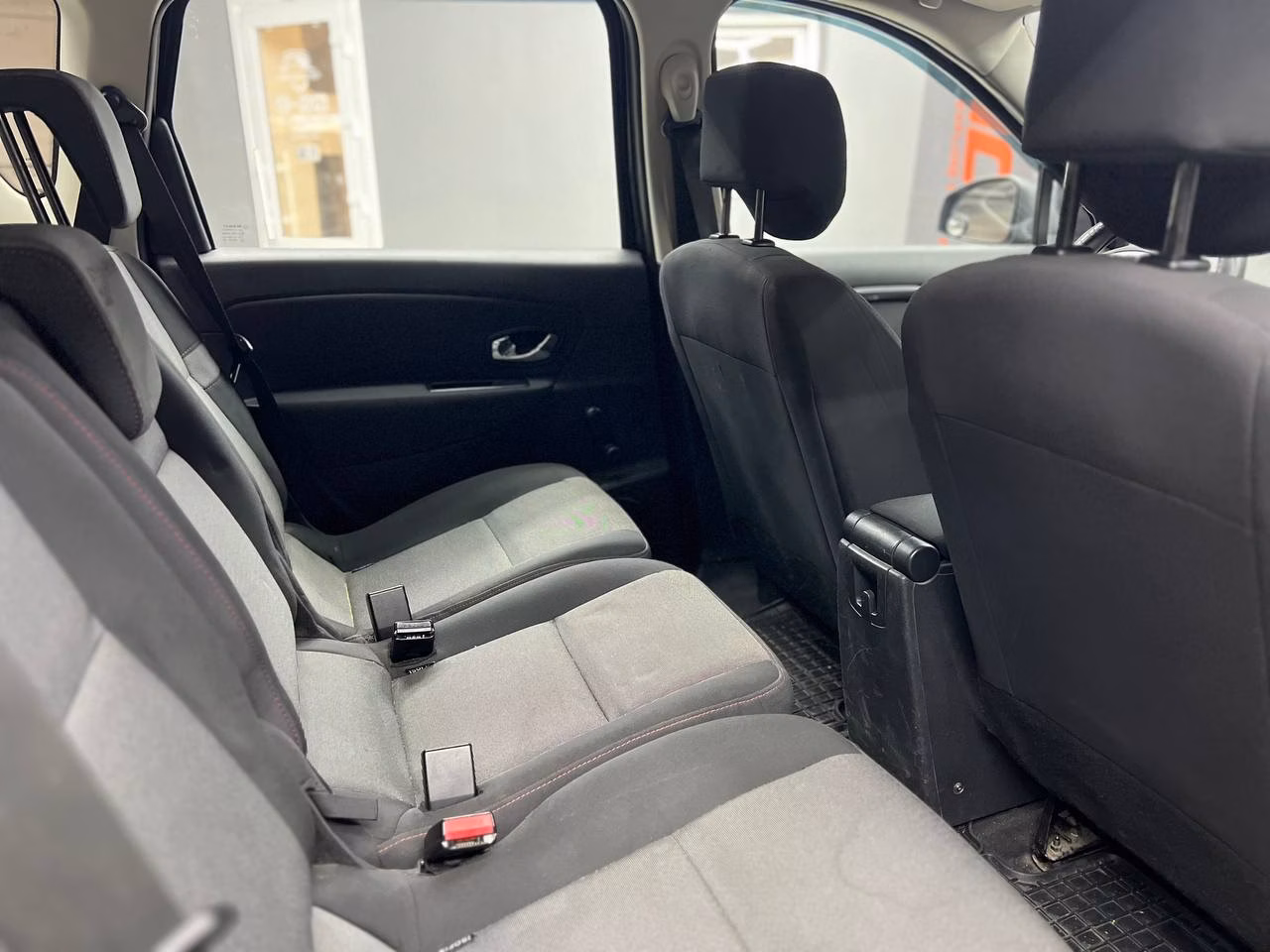 Renault Scenic фото 9