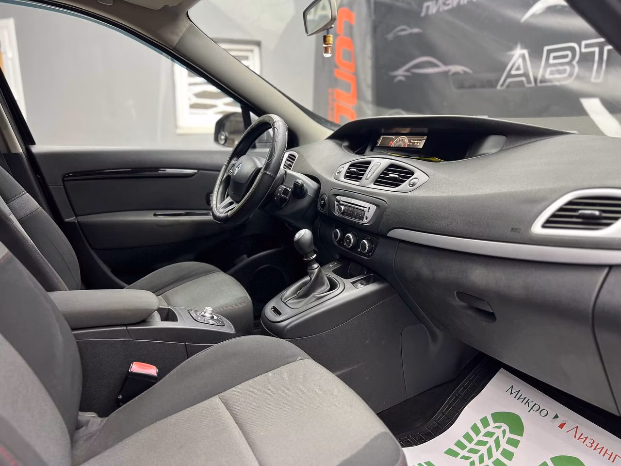 Renault Scenic фото 10