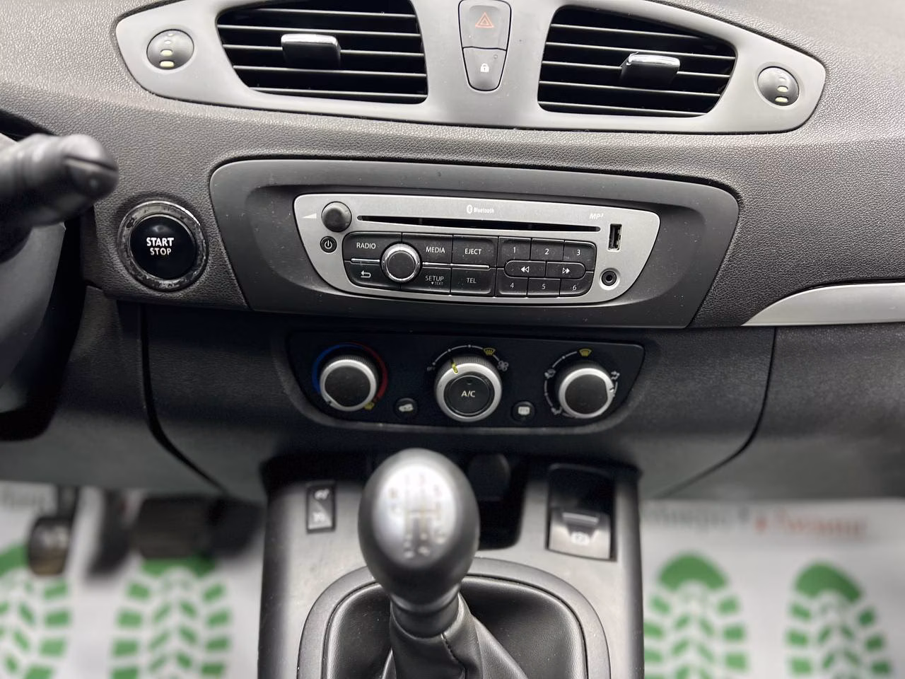 Renault Scenic фото 11