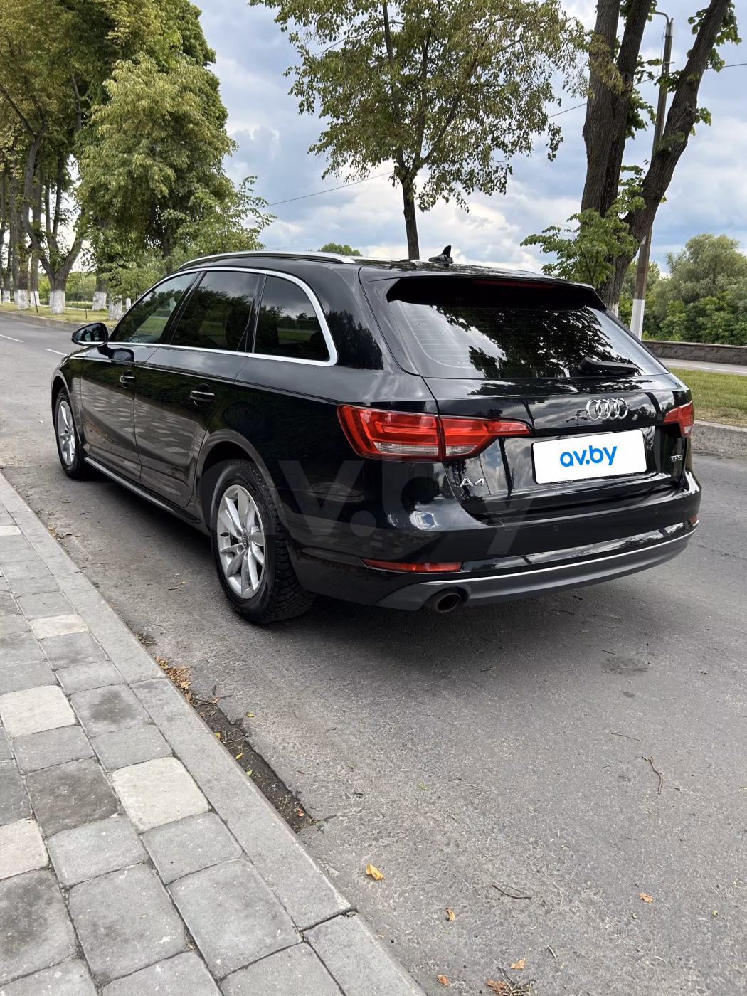 Audi A4 фото 6