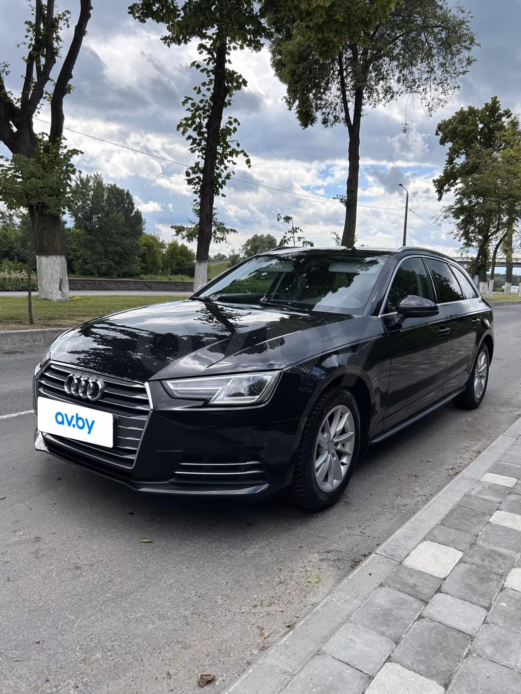 Audi A4 фото 8