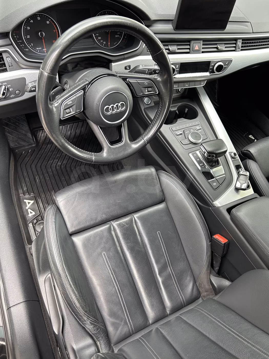 Audi A4 фото 11