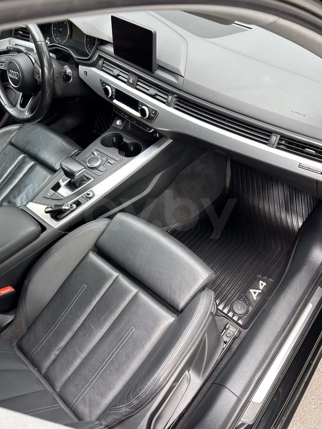 Audi A4 фото 15