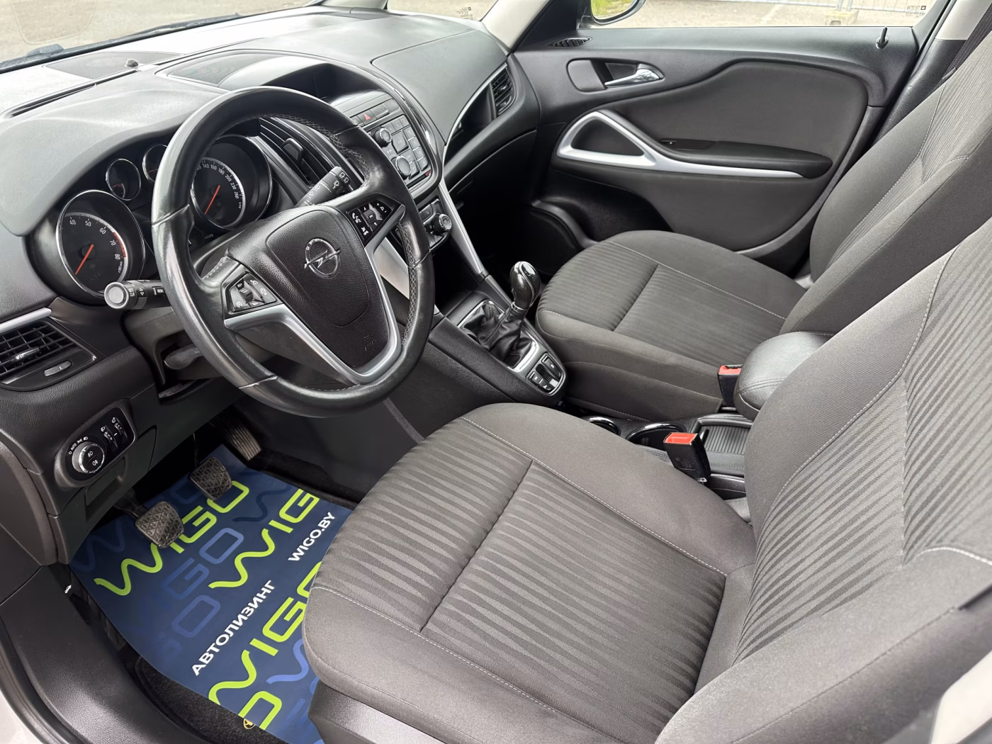 Opel Zafira фото 8