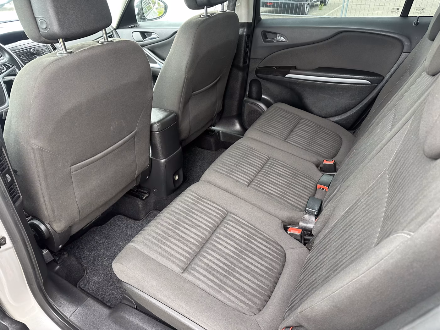 Opel Zafira фото 9