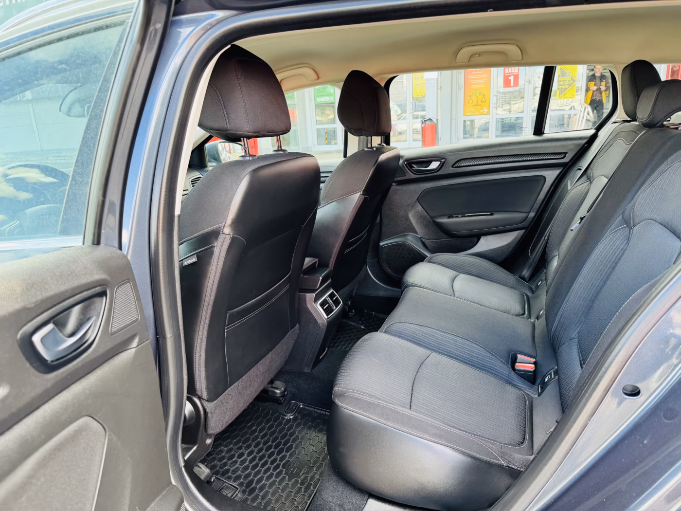 Renault Megane фото 6