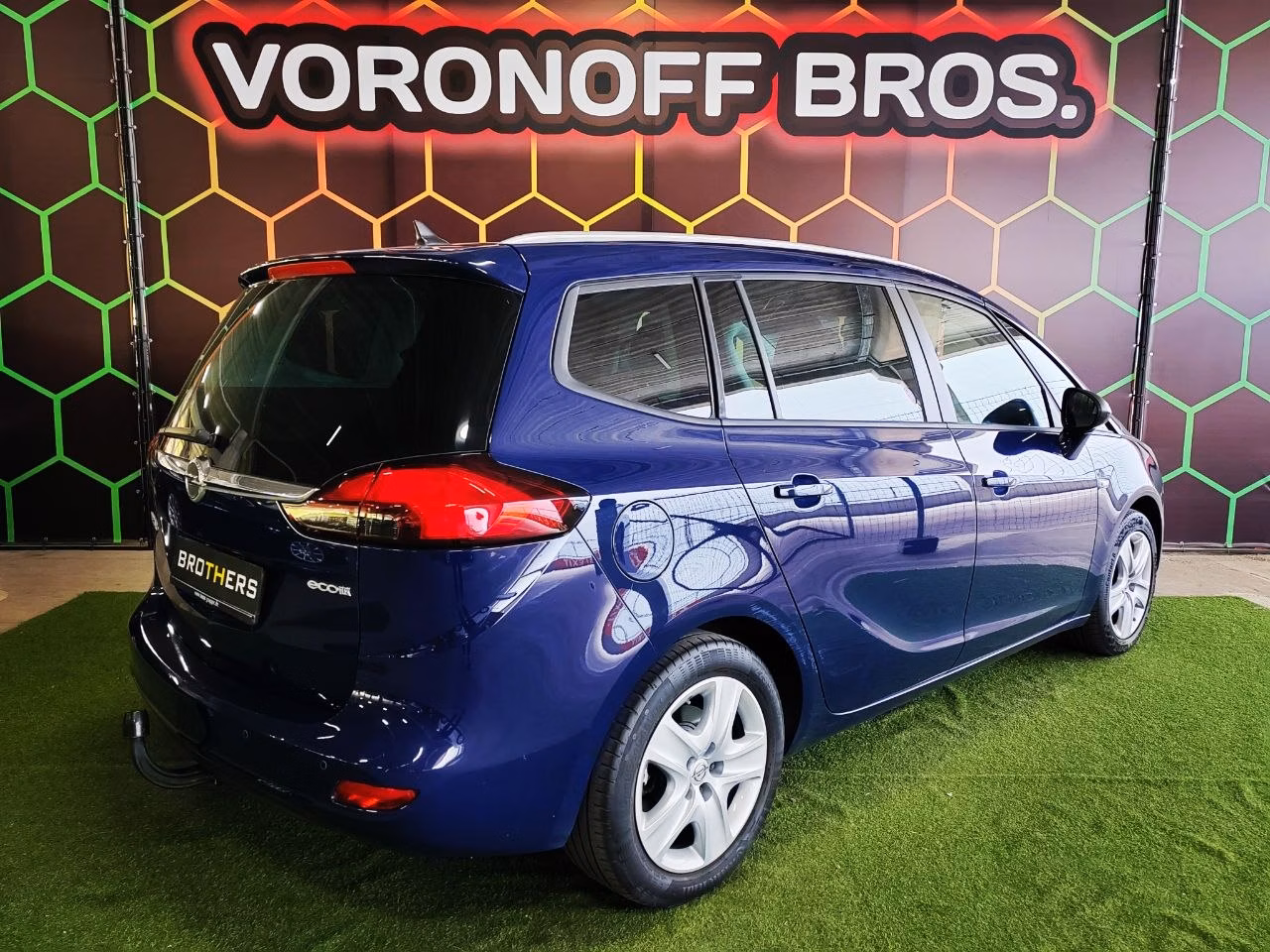 Opel Zafira фото 2
