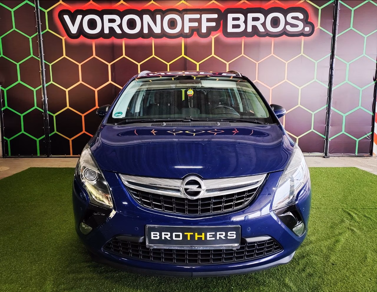 Opel Zafira фото 4