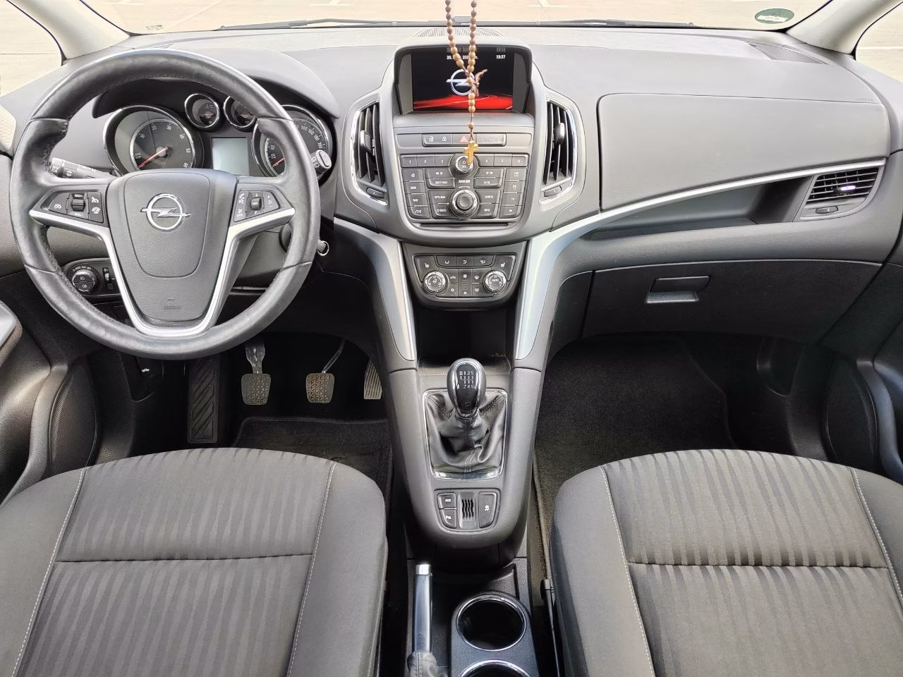 Opel Zafira фото 6
