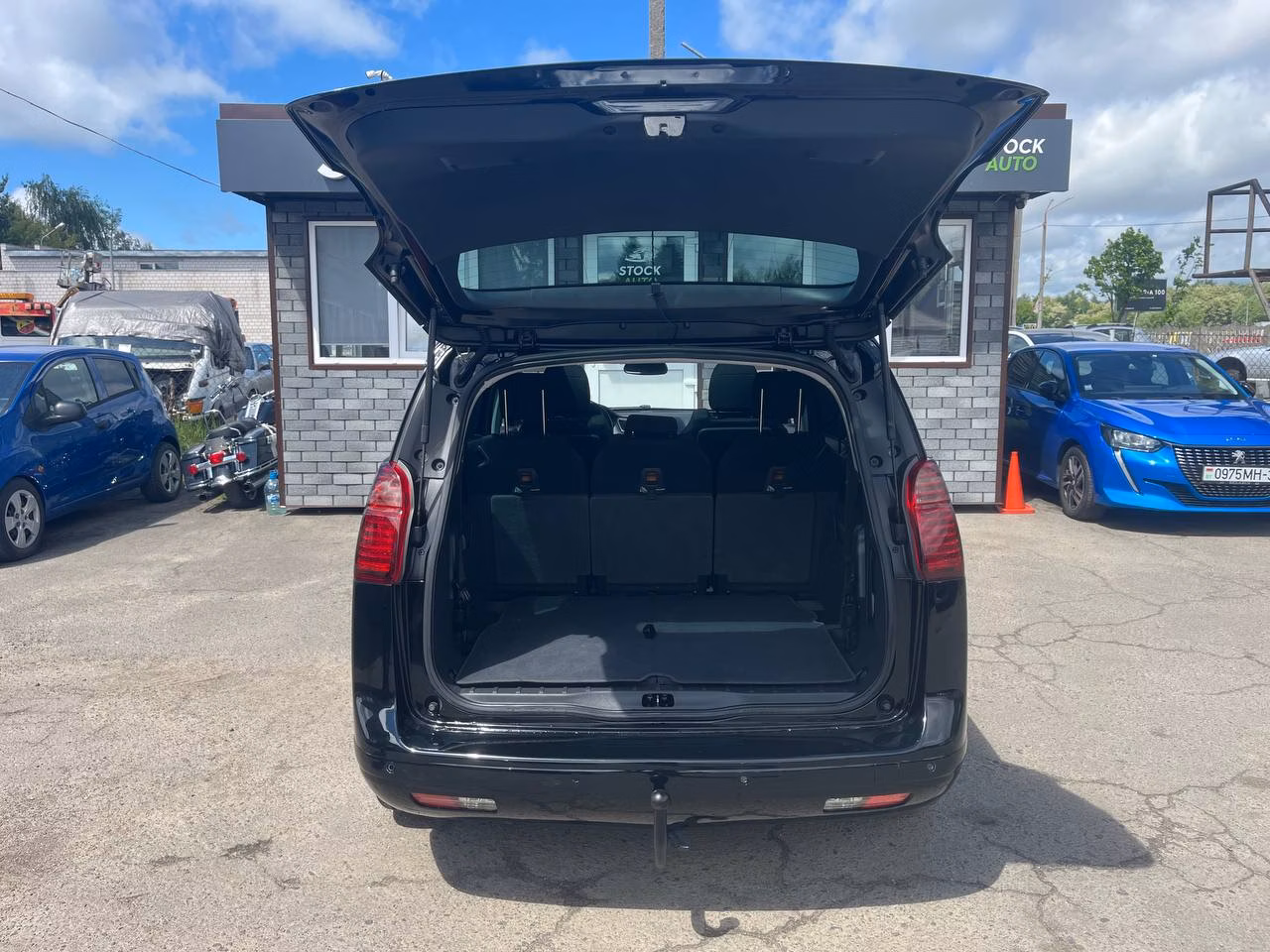 Peugeot 5008 фото 10